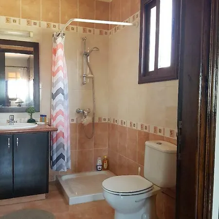 Queensize Bedroom Ensuite